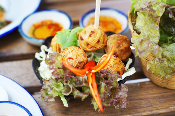 Alexander Jawinski in Southeast Asia: Authentic Street Food Routes Through Thailand and Vietnam